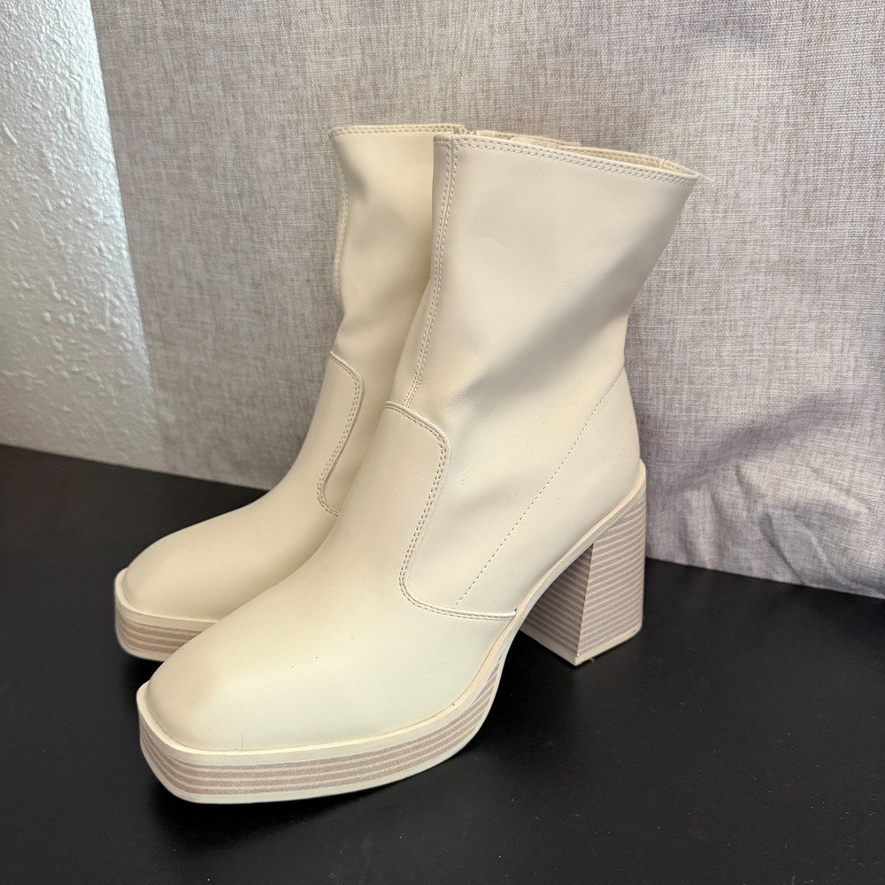 MIA‎ Odie Platform Boots Women's 9 Cream Stacked Heel Square Toe Side Zip Party